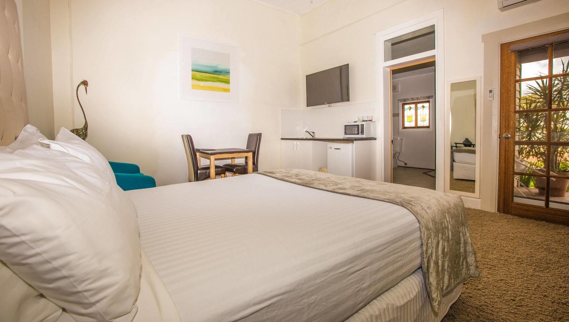 Suites On Avon York Bagian luar foto