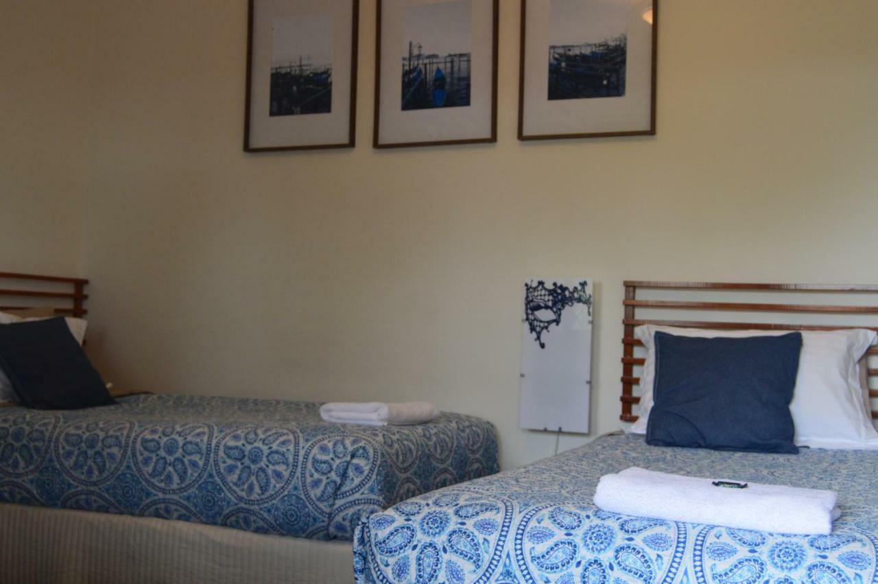 Suites On Avon York Bagian luar foto